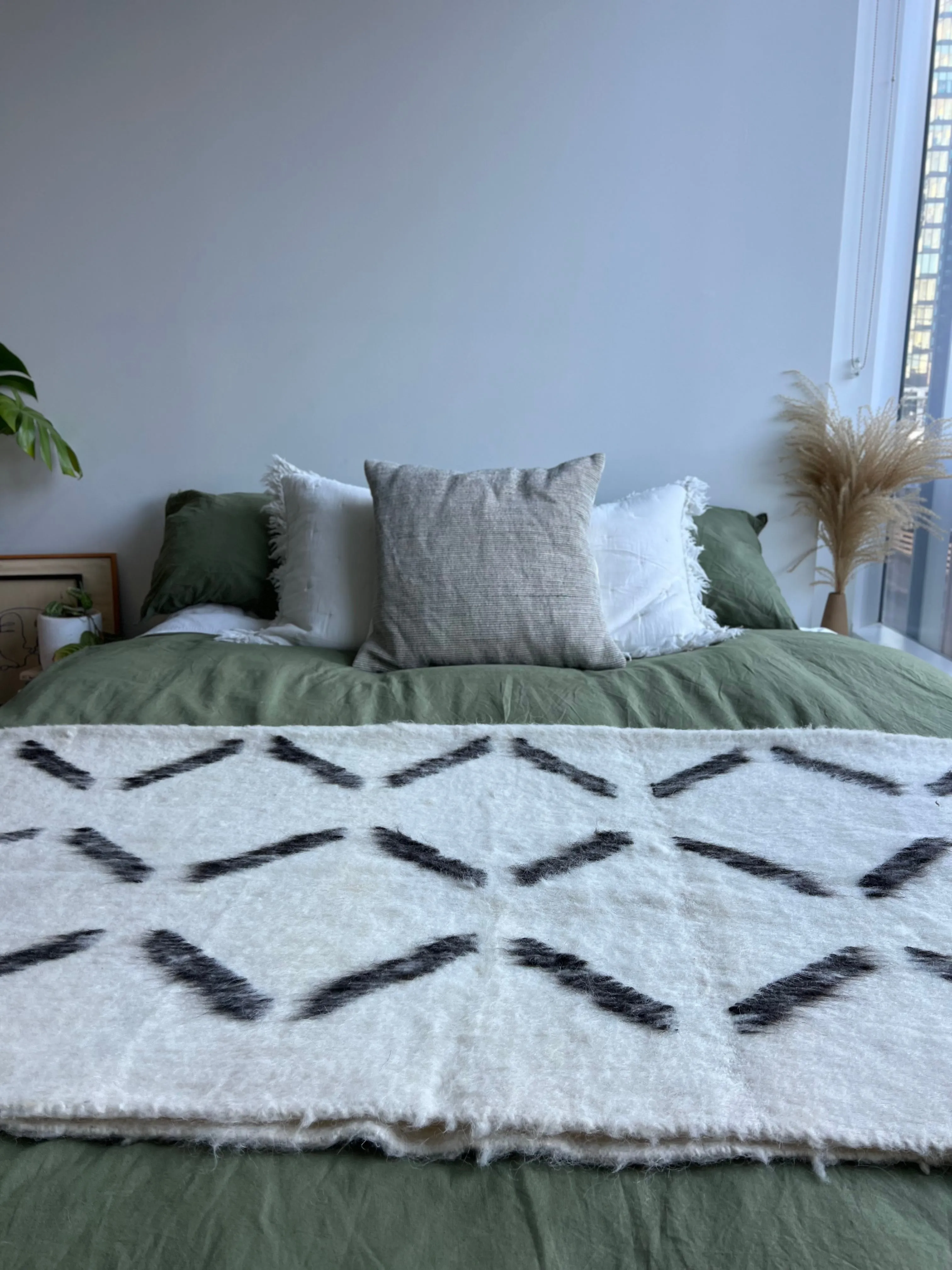 Antigua Wool Blanket  //  Cream/Black
