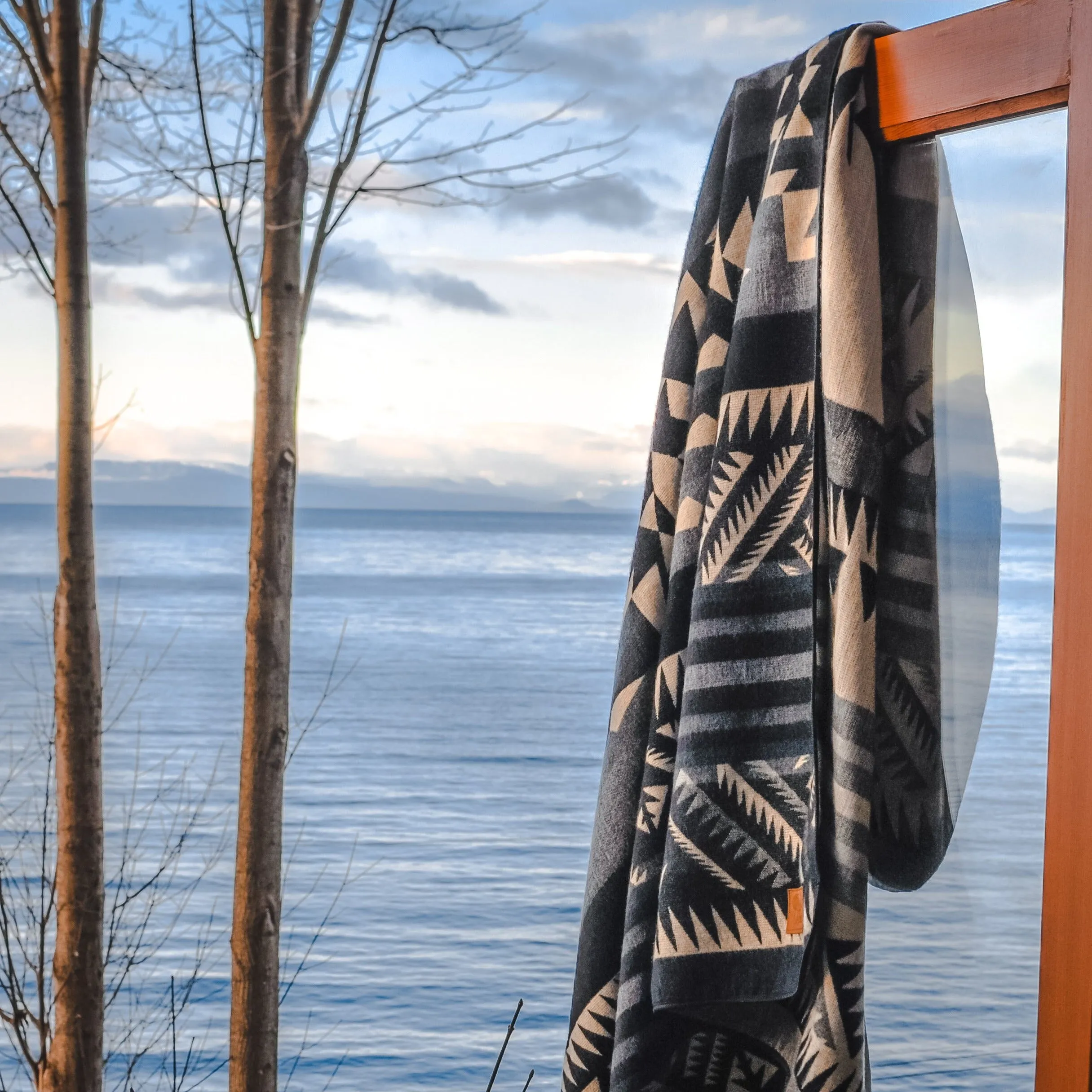 Badlands Aztec Reversible Blanket  //  Grey/Black/Slate/Cream