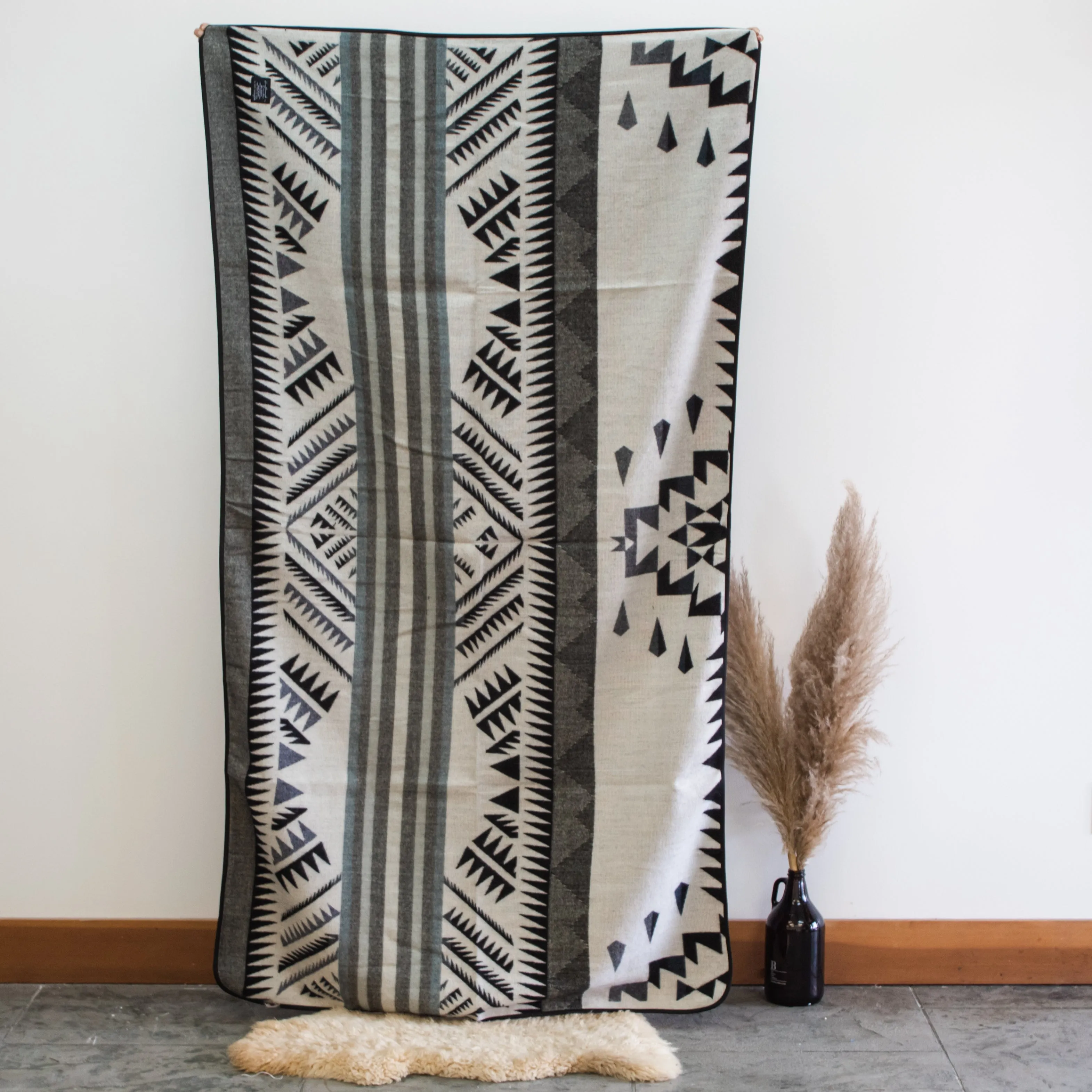 Badlands Aztec Reversible Blanket  //  Grey/Black/Slate/Cream