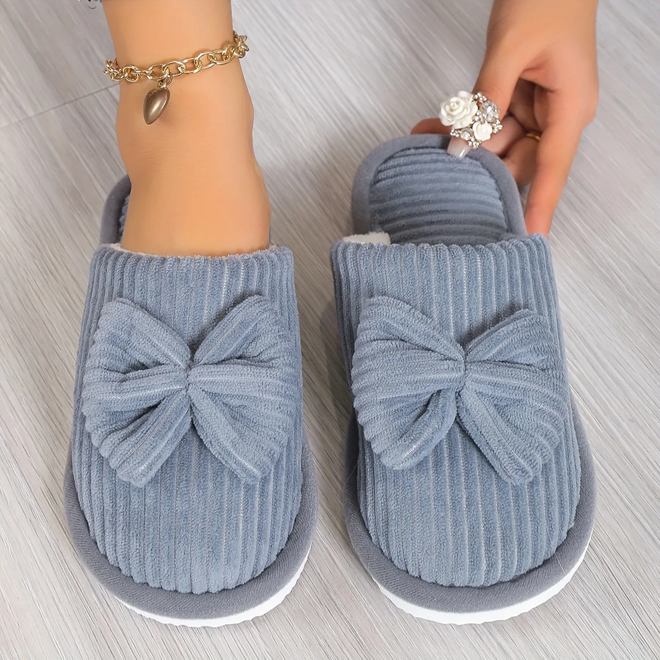 Bowknotz - Plush Slippers