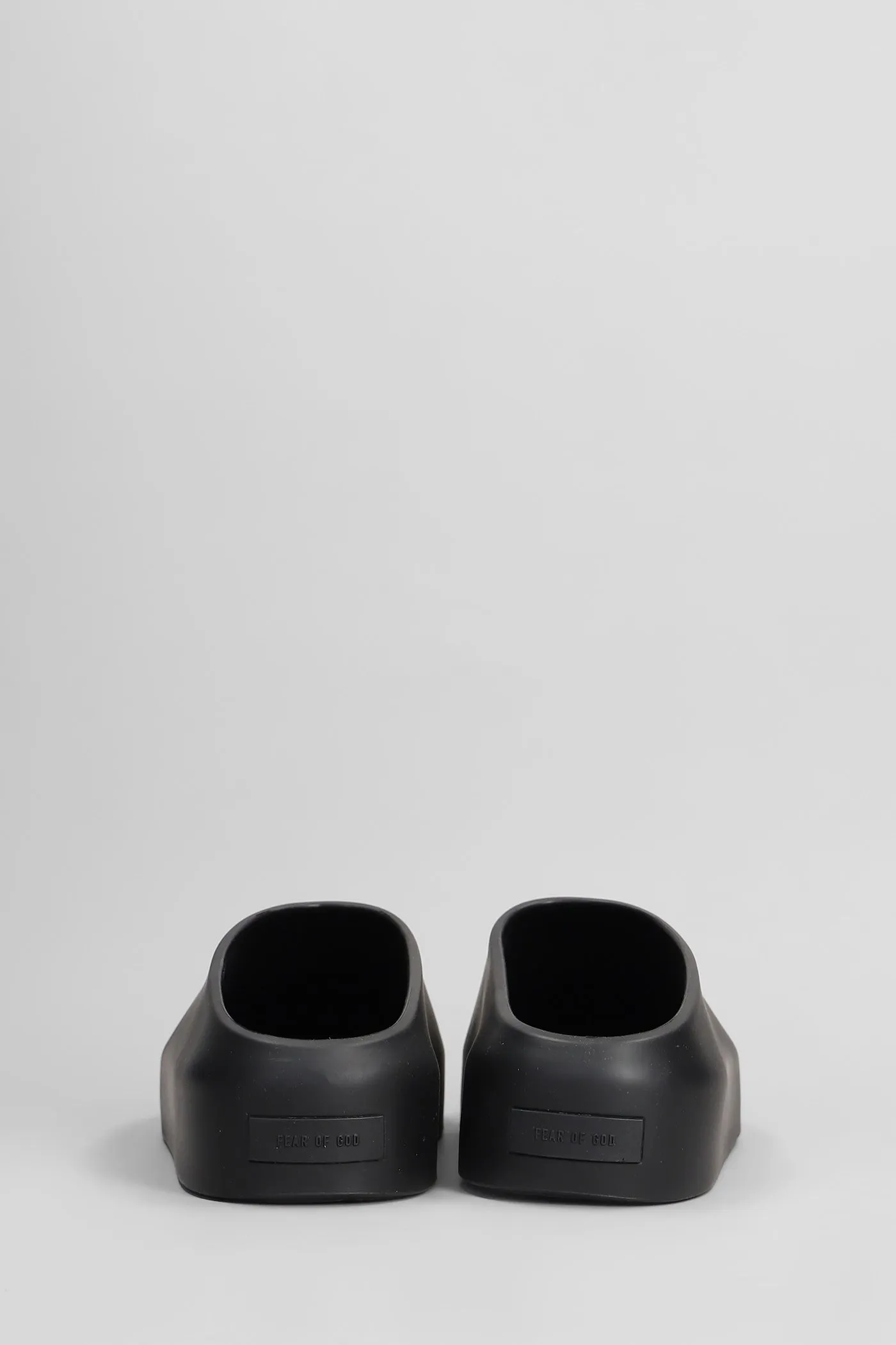 California 2.0 Slipper-Mule in black rubber/plasic