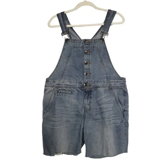 CITY CHIC DENIM DISTRESSED STONEWASHED OVERALL SHORTS SIZE 14