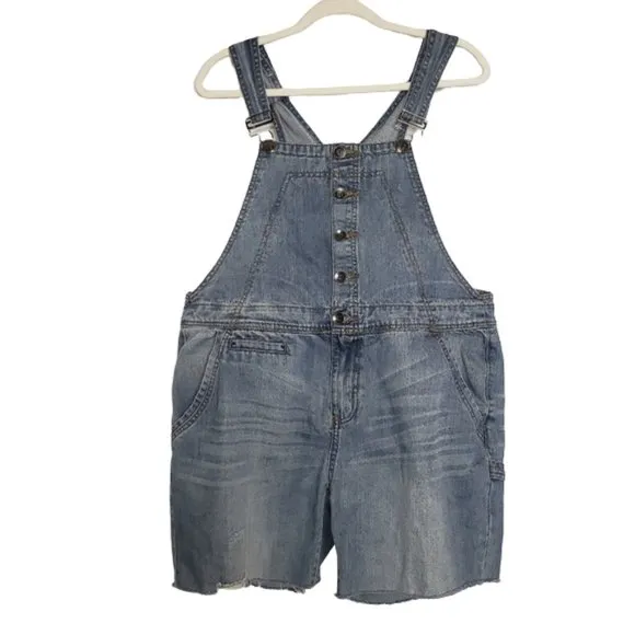 CITY CHIC DENIM DISTRESSED STONEWASHED OVERALL SHORTS SIZE 14