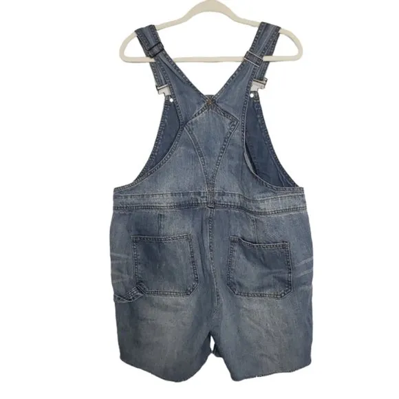 CITY CHIC DENIM DISTRESSED STONEWASHED OVERALL SHORTS SIZE 14