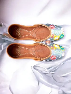 Grey Ethnic Punjabi Leather Jutti with Thread Work | Women's Indian Traditional Shoe Mojari | Indian Ballet Flats