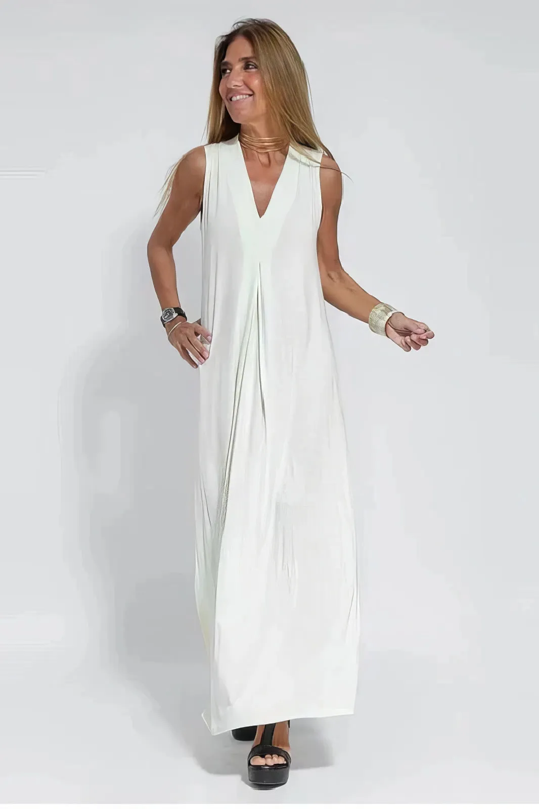 Minimalist Maxi Dress | Flowy Silhouette | Effortless Elegance
