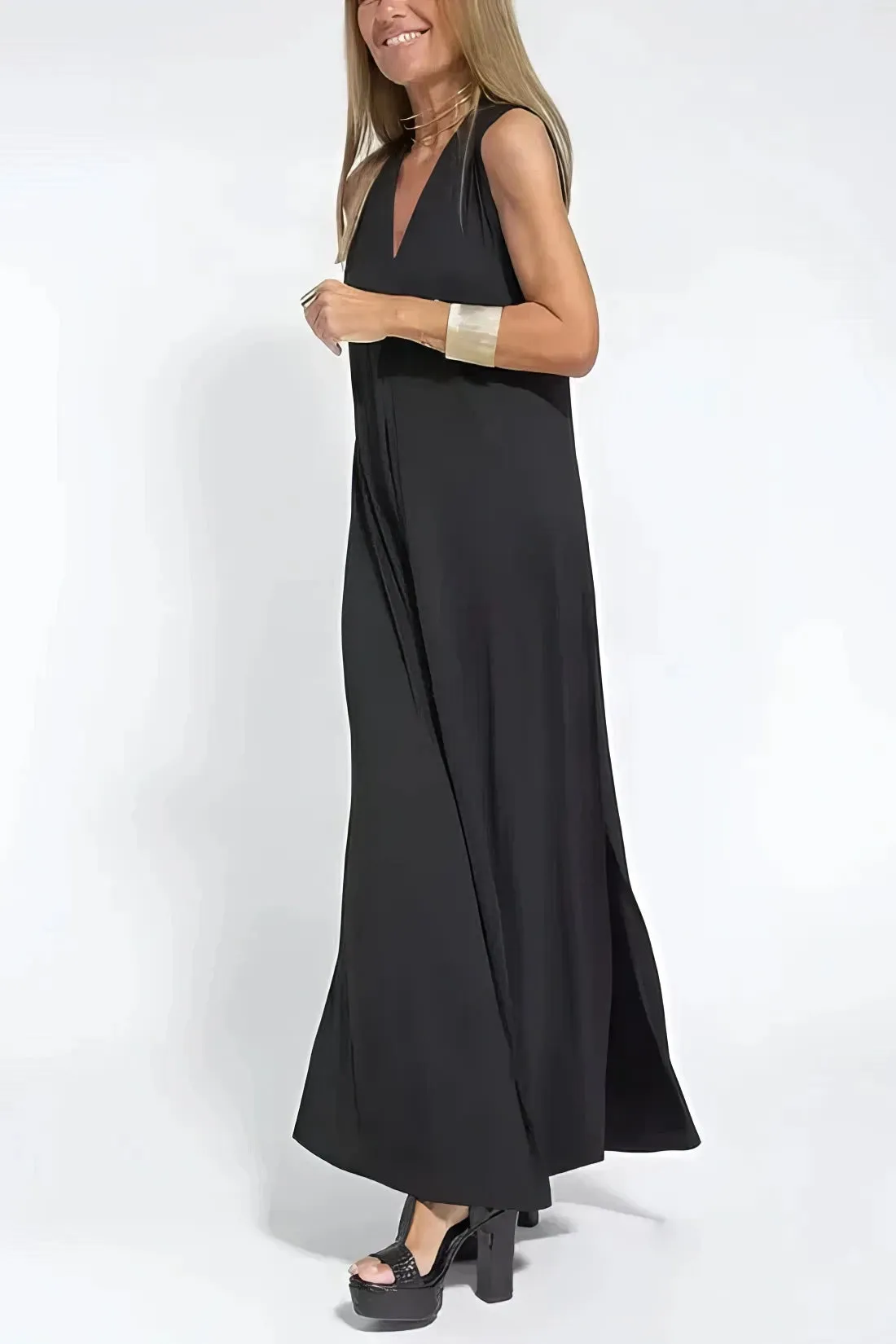 Minimalist Maxi Dress | Flowy Silhouette | Effortless Elegance