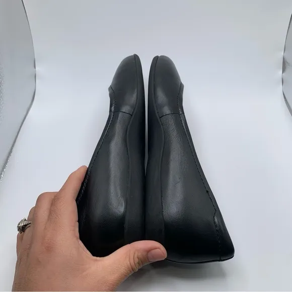 NWOB Naturalizer VIVIENNE FLAT Black leather slip on comfort size 8W (wide)