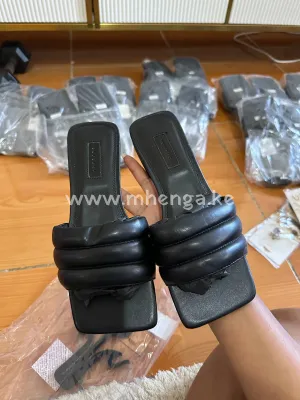 Sandals Black lip