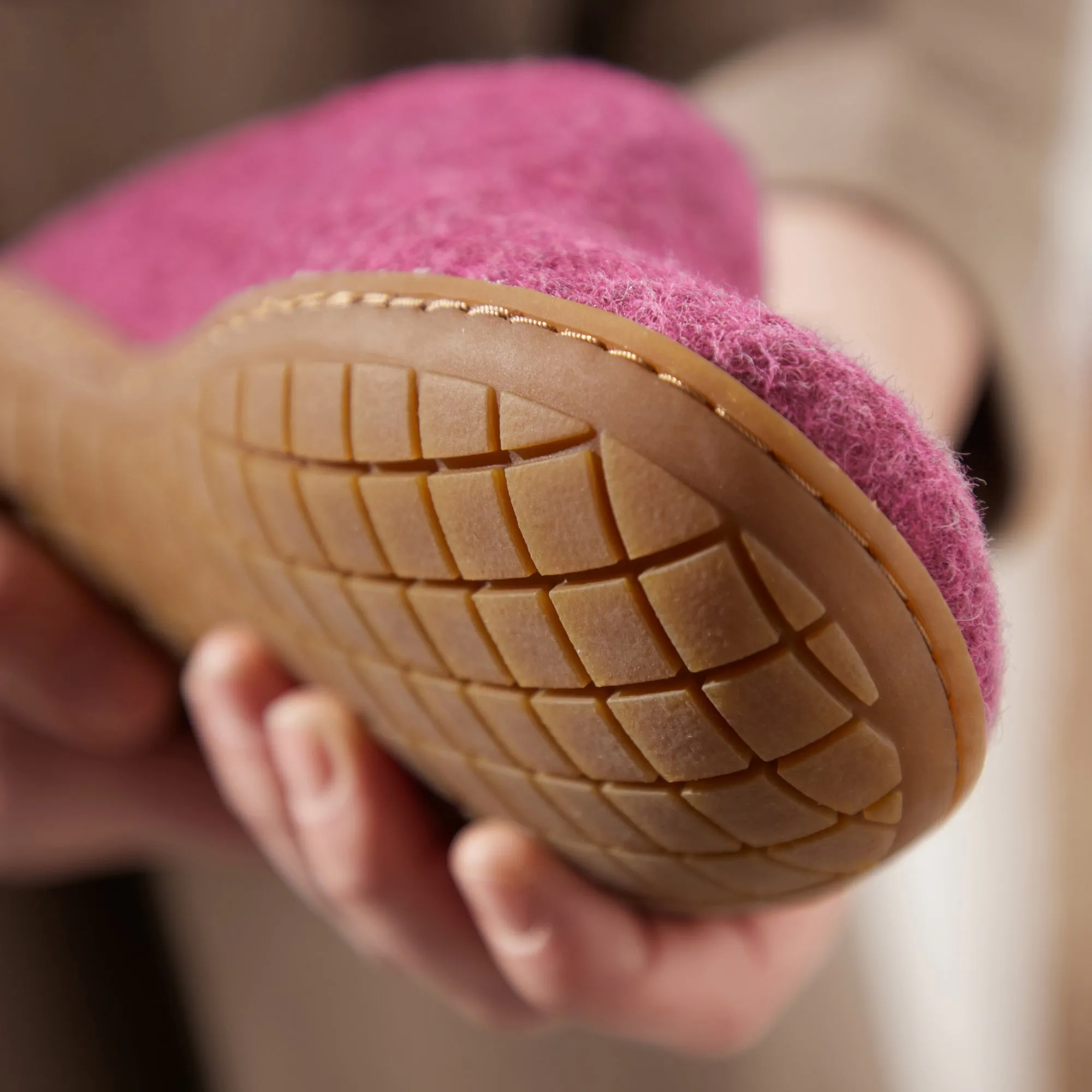Slip-on with natural rubber sole - honey - Cranberry