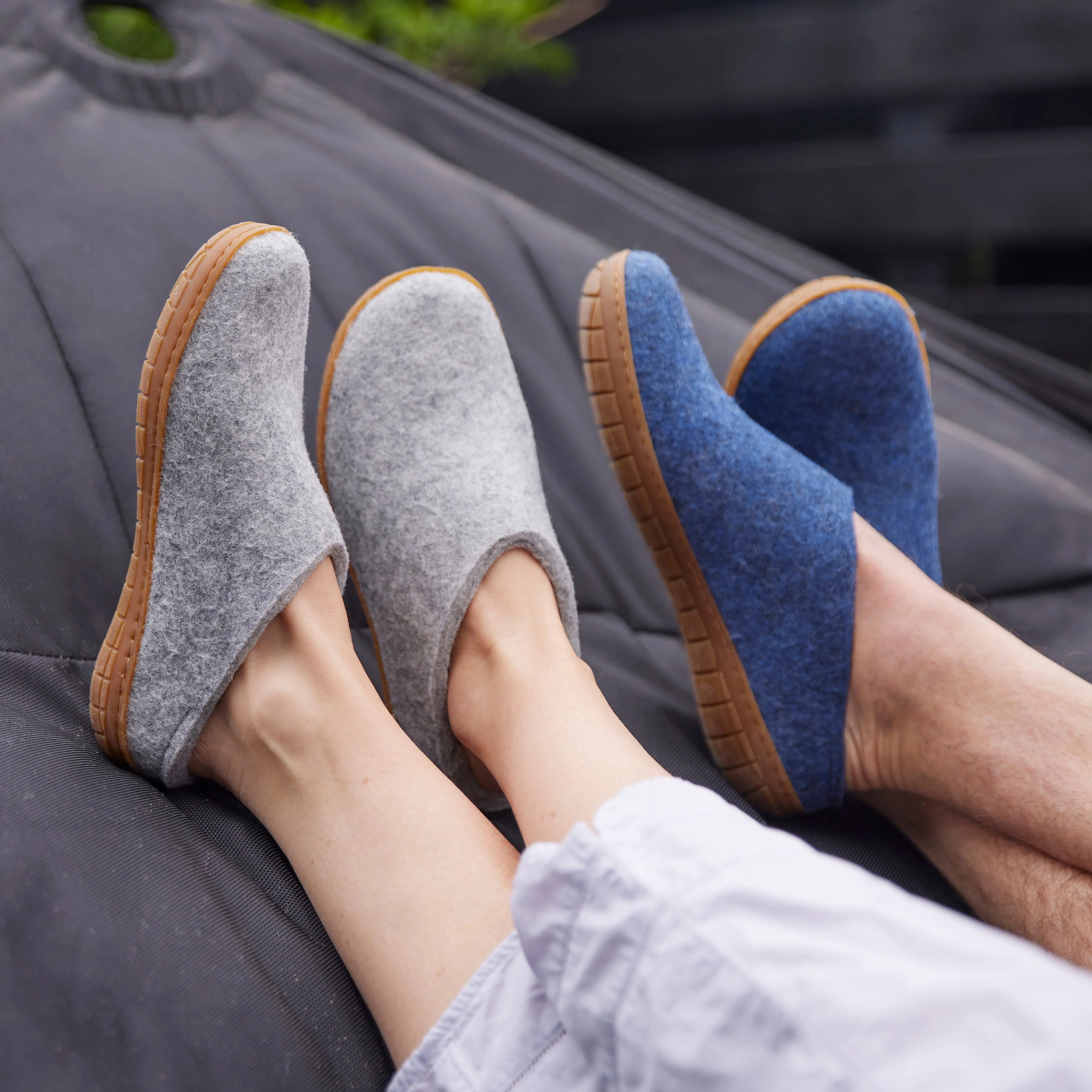 Slip-on with natural rubber sole - honey - Grey