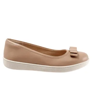 Trotters Avery T2202-130 Womens Brown Leather Slip On Ballet Flats Shoes