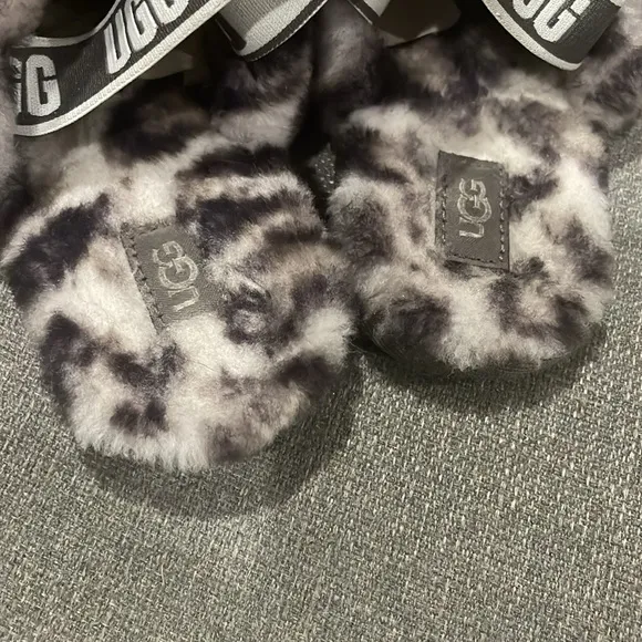 Ugg kids Fluff Yeah Slide Panther Gray Black Print Slides