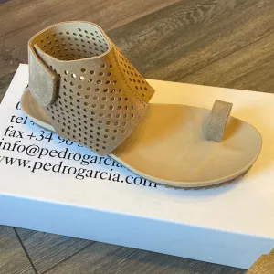Valen Sandal